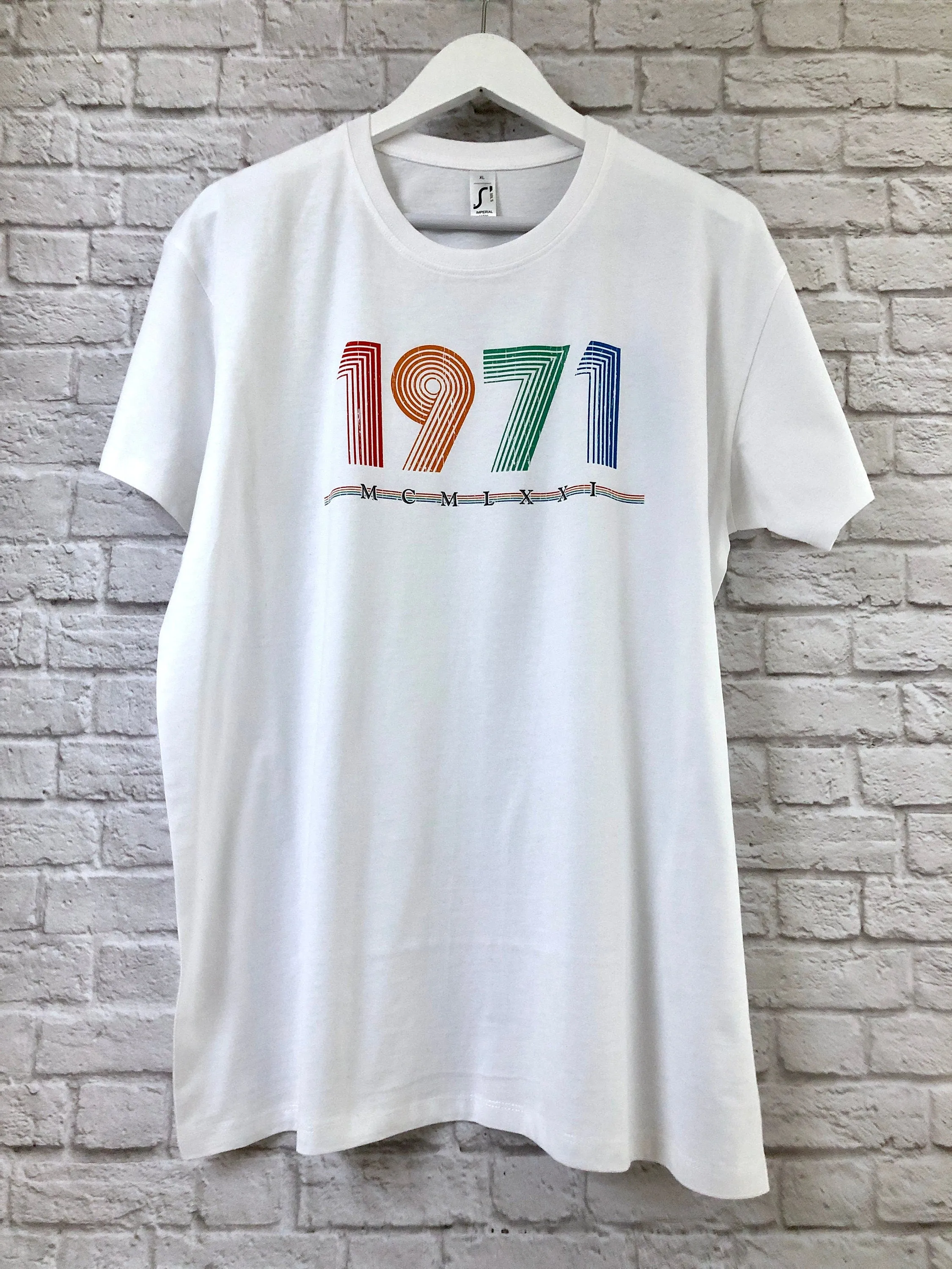 1971 T Shirt, 51st Birthday Gift T-Shirt in Retro & Vintage 70s style, MCMLXXI Fiftieth Bday Tee Shirt Top For Men or Women