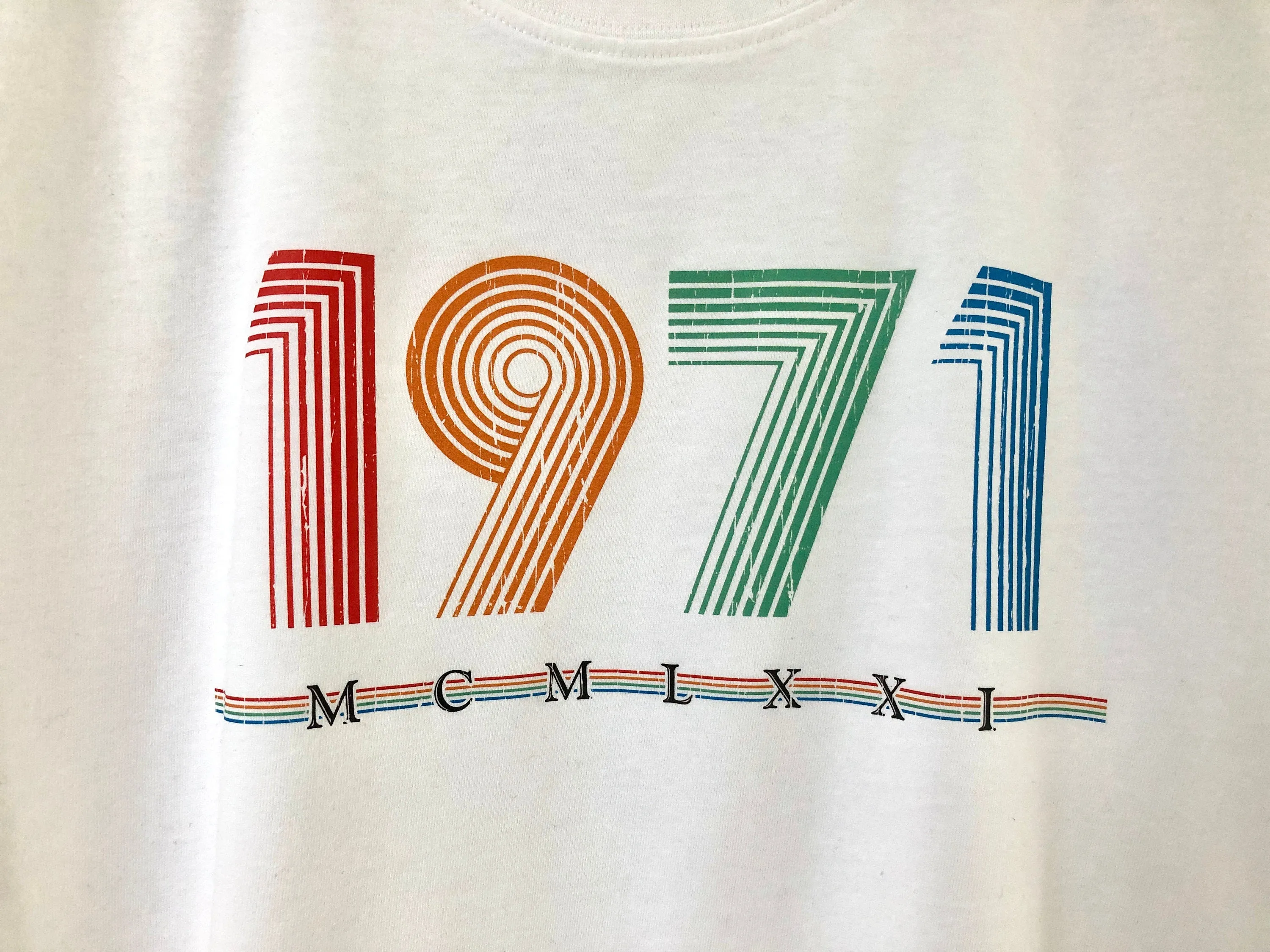 1971 T Shirt, 51st Birthday Gift T-Shirt in Retro & Vintage 70s style, MCMLXXI Fiftieth Bday Tee Shirt Top For Men or Women