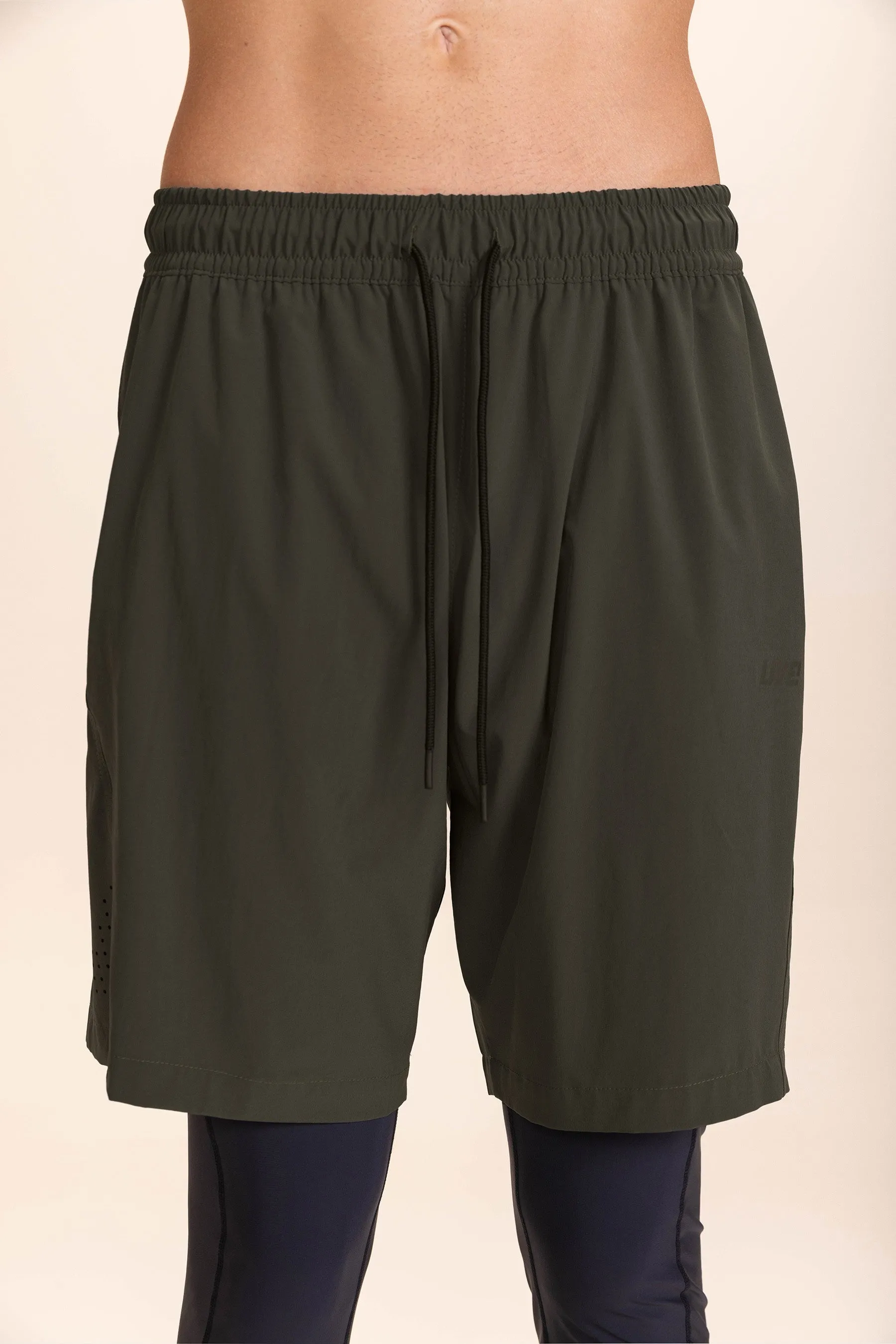 8" Move Air Men's Shorts